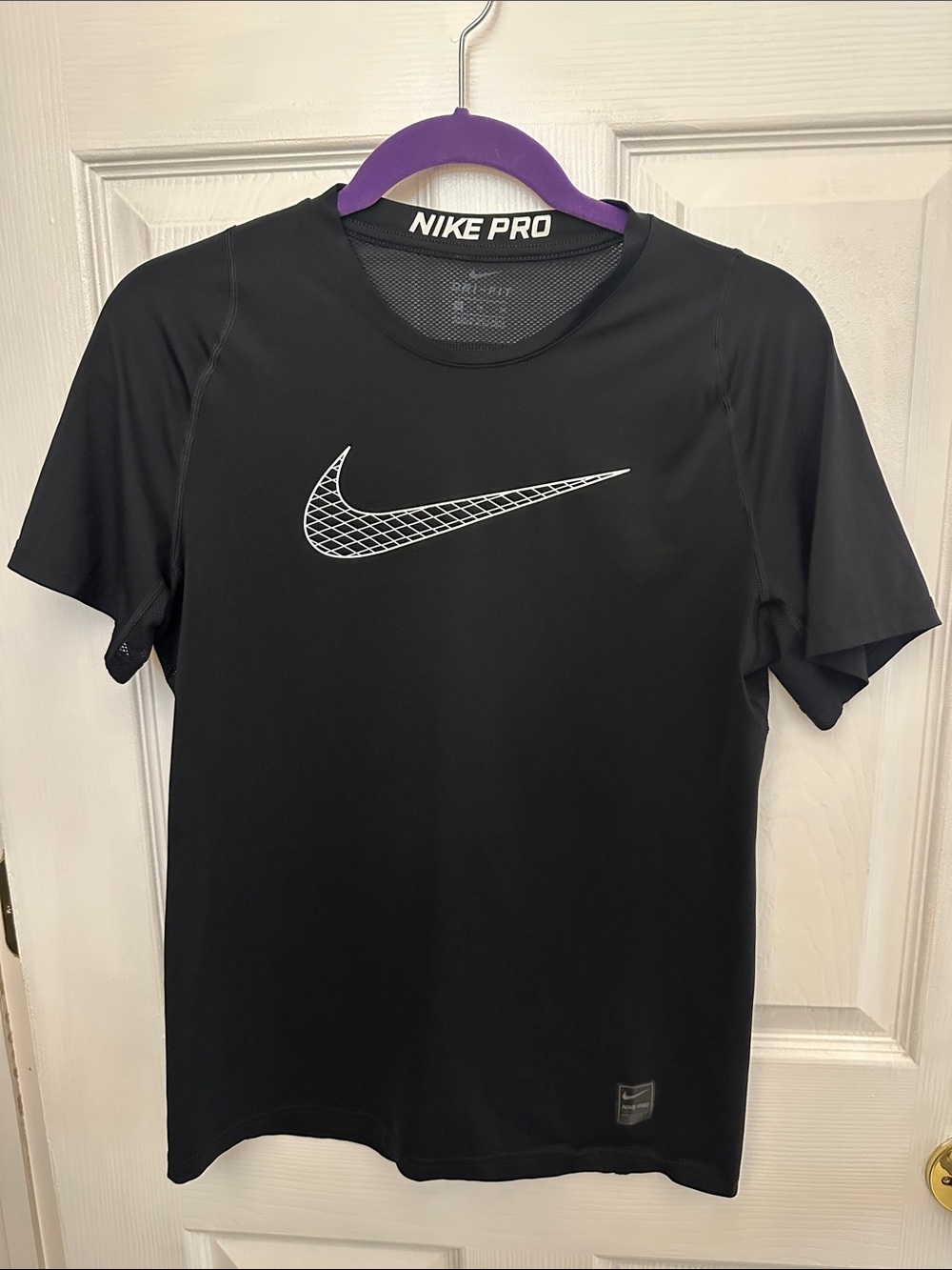 ❤️Nike Black Short-Sleeve Performance Tee with White Swoosh
